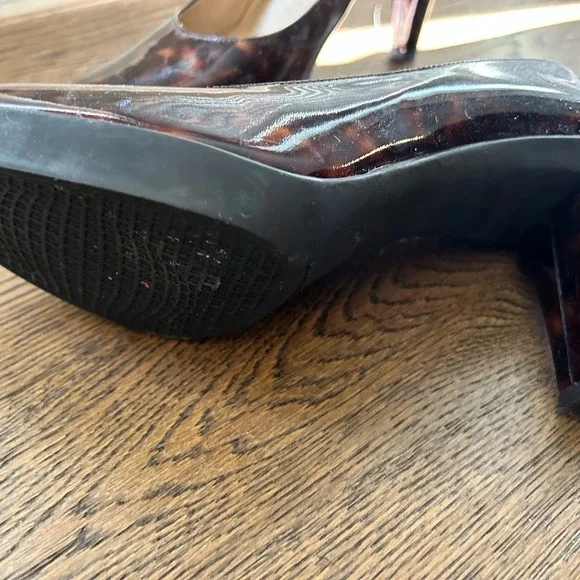 Stuart Weitzman tortoise  shell hells - Picture 3 of 3